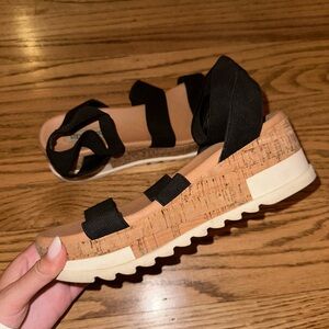 Steve Madden Platform Strap Sandals!